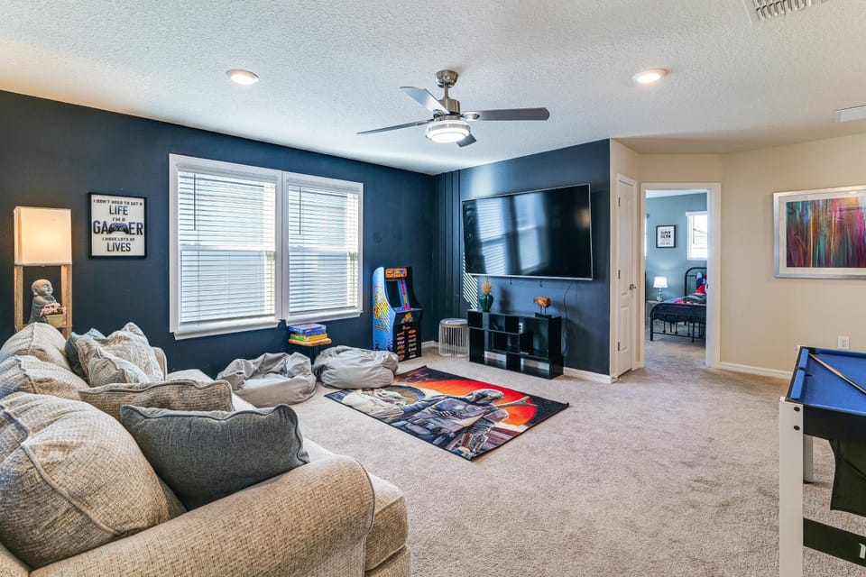 Resort Perks & Private Pool: Davenport Family Home House in Four Corners
