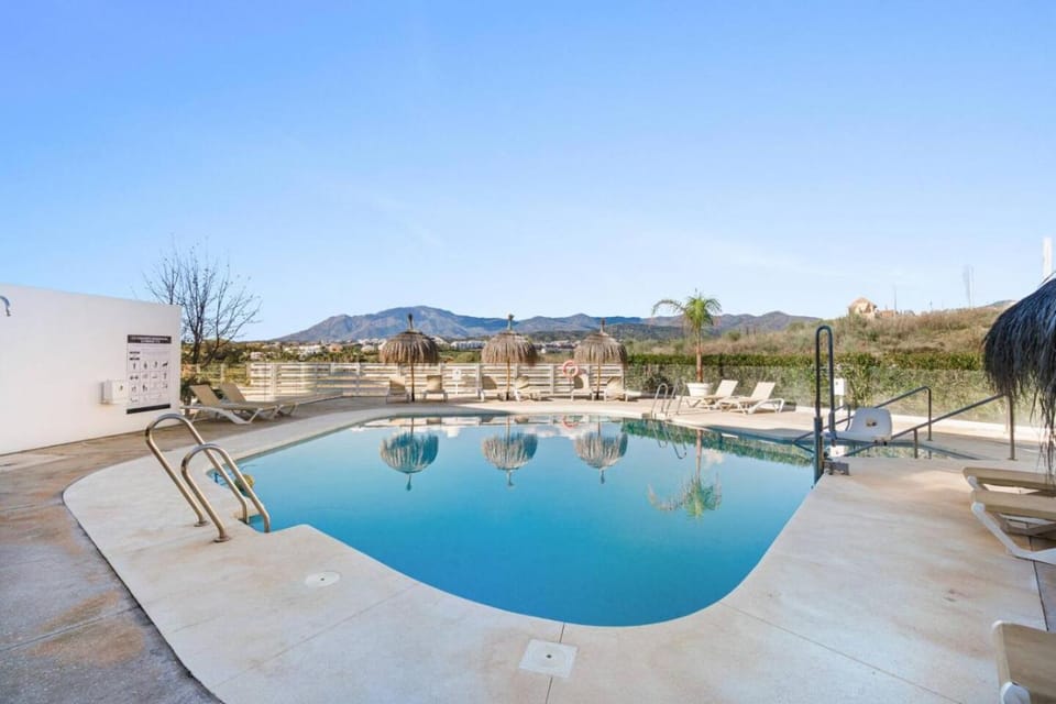 Day, Natural landscape, Mountain view, Swimming pool, Swimming pool, sunbed