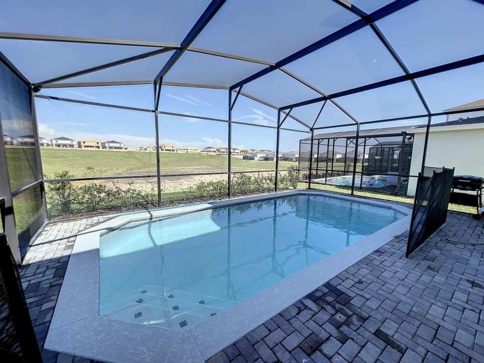 Aloha Sunrise - Private Pool and Free Resort Access House in Four Corners