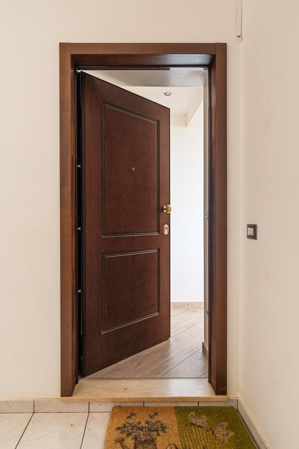 Facade/entrance, Photo of the whole room