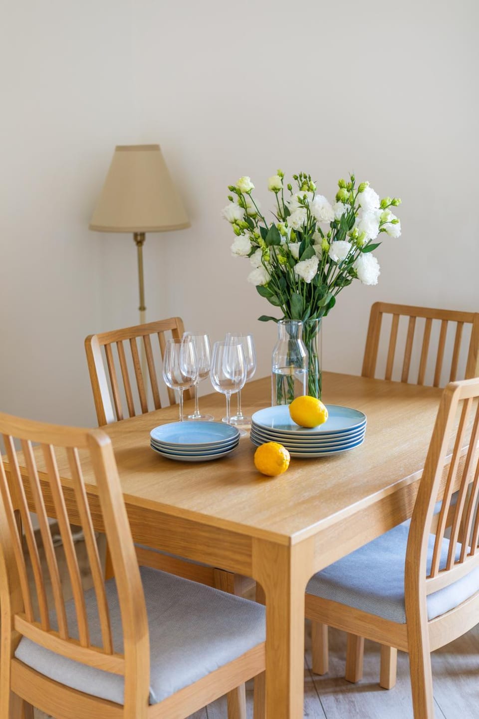 Living room, Decorative detail, Seating area, Dining area
