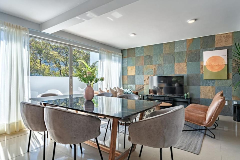 4BR Residence for 10 Terrace Living in Roma Norte Apartment in Mexico City