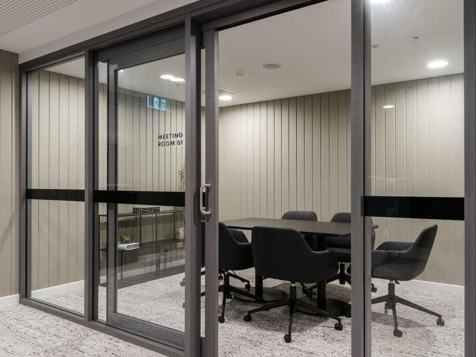Modern City 1 Bedroom Prime CBD Location Apartment in Brisbane City