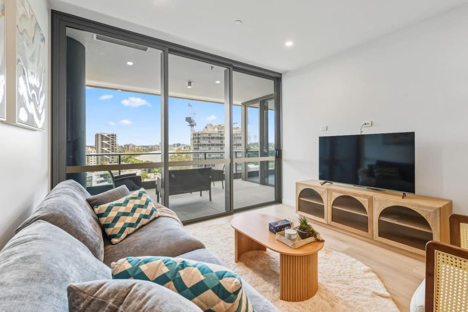 Modern 2BR Apartment on Coronation Drive, Toowong Apartment in Toowong