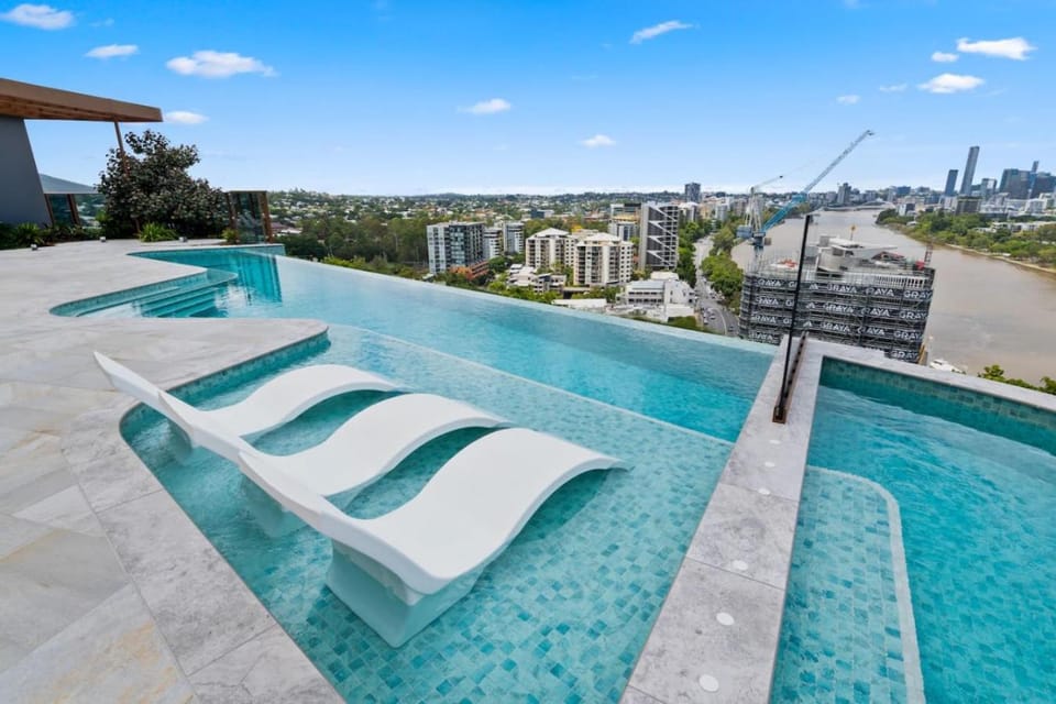 Modern 2BR Apartment on Coronation Drive, Toowong Apartment in Toowong