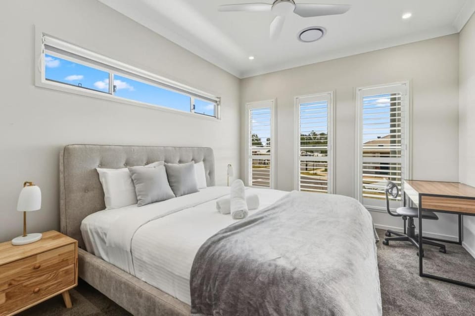 Brand new 4BR Family Home in Peaceful Park Ridge House in Brisbane