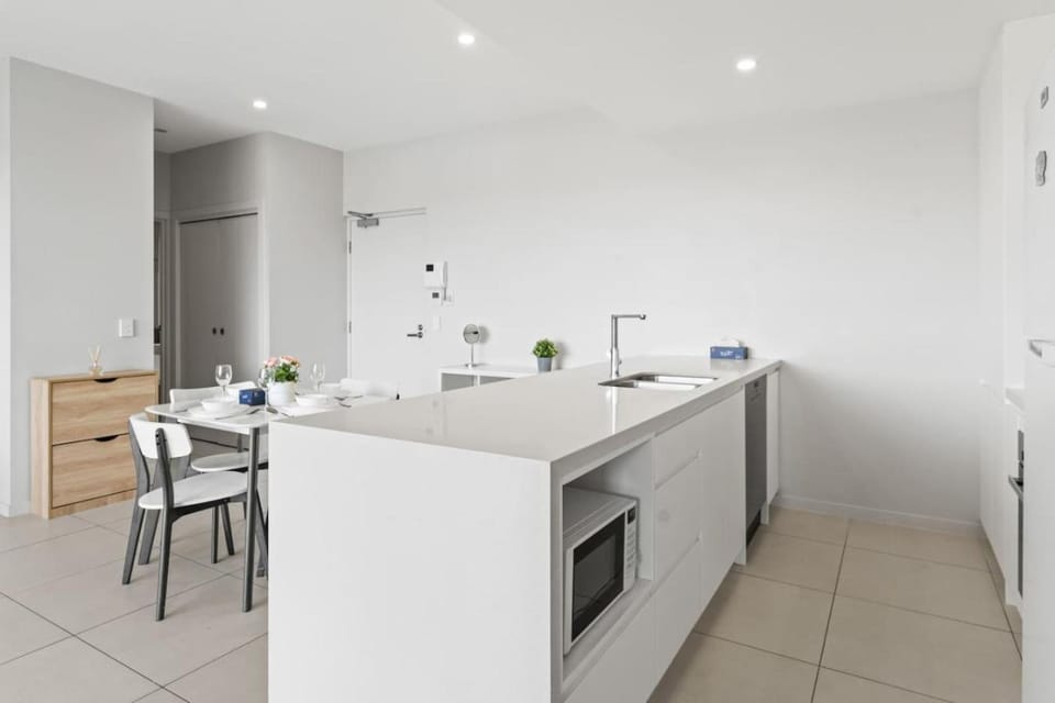 2Bedroom Apartment Balcony Close to the City Apartment in Brisbane