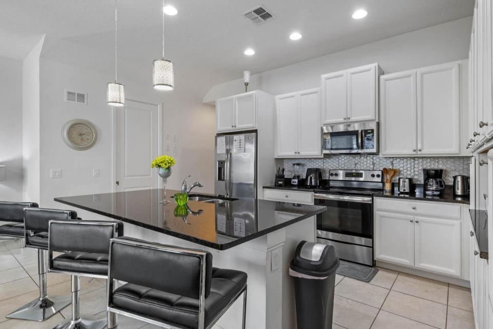 Sunny Villa Private Pool House in Four Corners