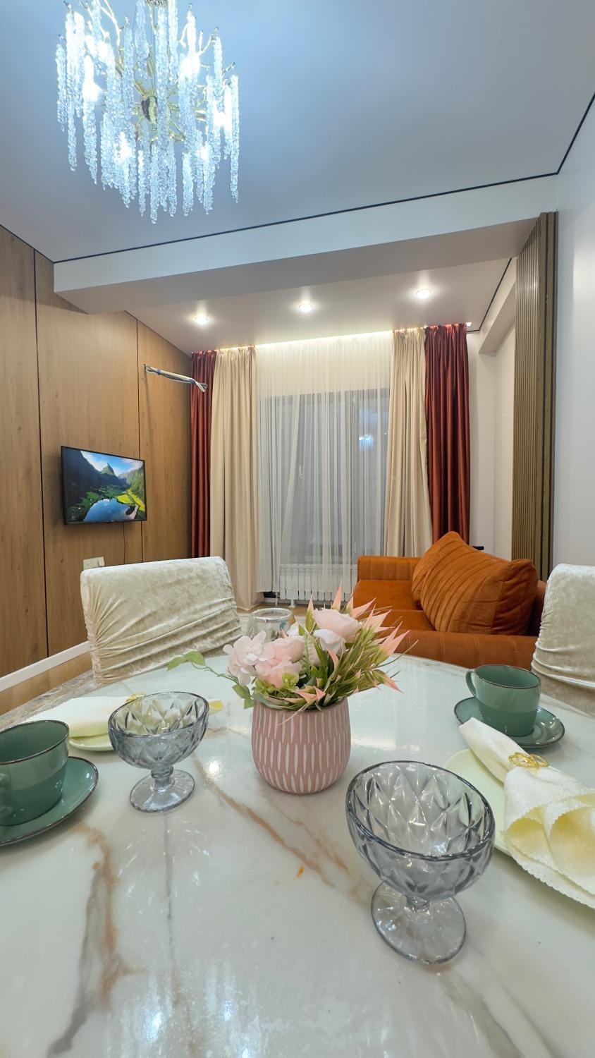 2 комн шикарная в малоэтажном возле Mega центр Apartment in Almaty