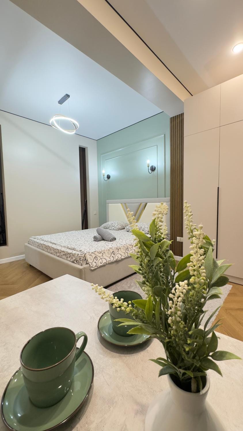 2 комн шикарная в малоэтажном возле Mega центр Apartment in Almaty