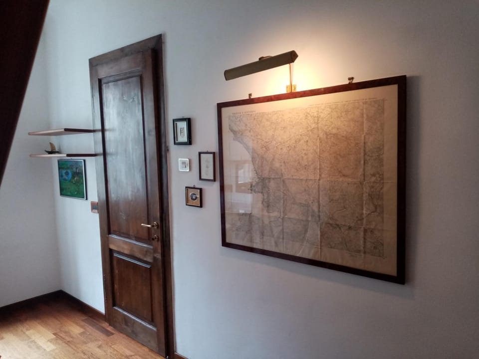 Affitta camere Explora caffè Bed and Breakfast in Trieste