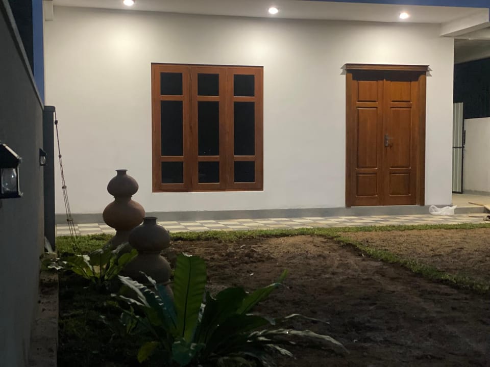 TK Inn Weligama Apartment in Kamburugamuwa