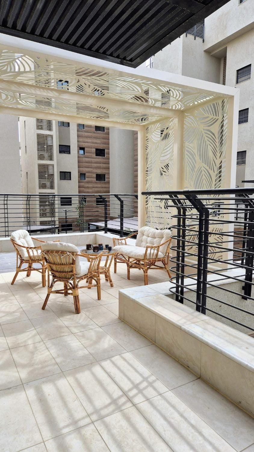 Blue in the desert - luxury apartment 10 min walk from the mall Apartment in Eilat