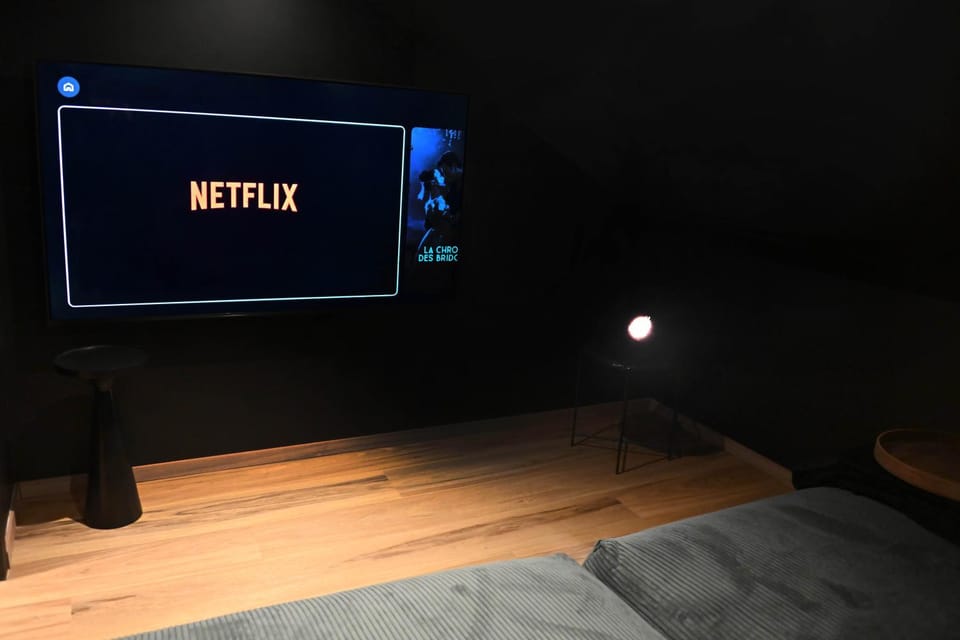 Communal lounge/ TV room, TV and multimedia