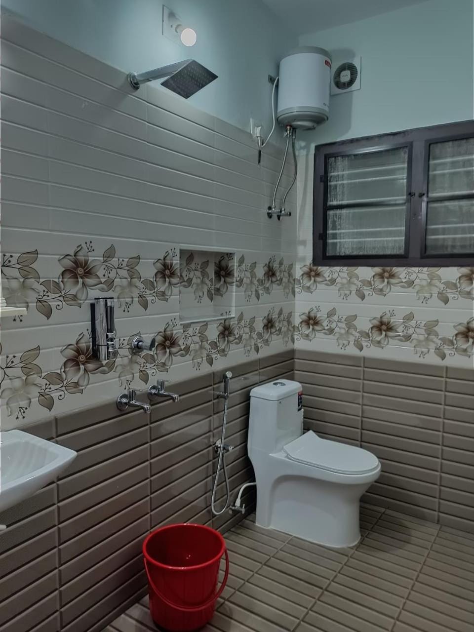 Dwaraka Serviced Villa - Near Sree Padmanabha Swamy Temple, Trivandrum -AC Rooms & Parking Bed and Breakfast in Thiruvananthapuram