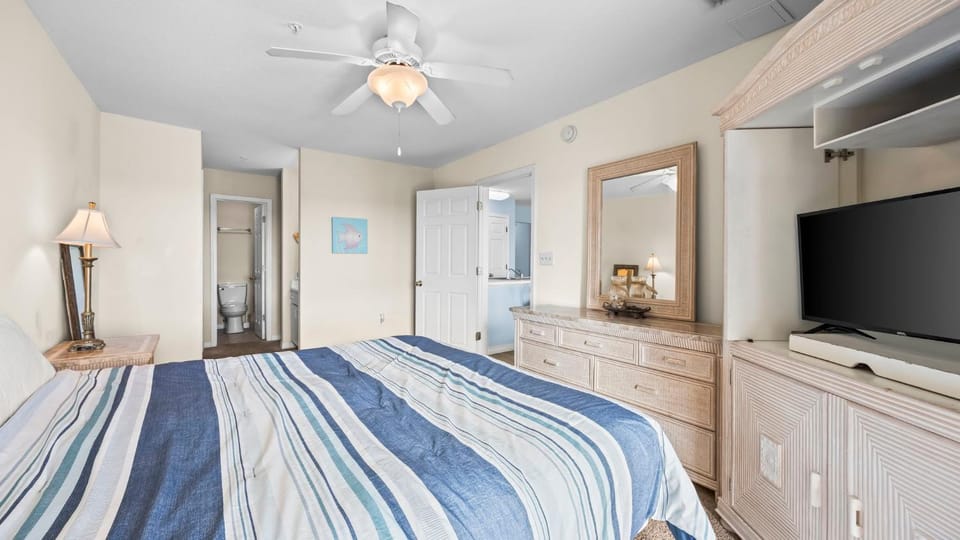 The East Beach Classic Ground Floor Convenience Apartment in Gulf Shores