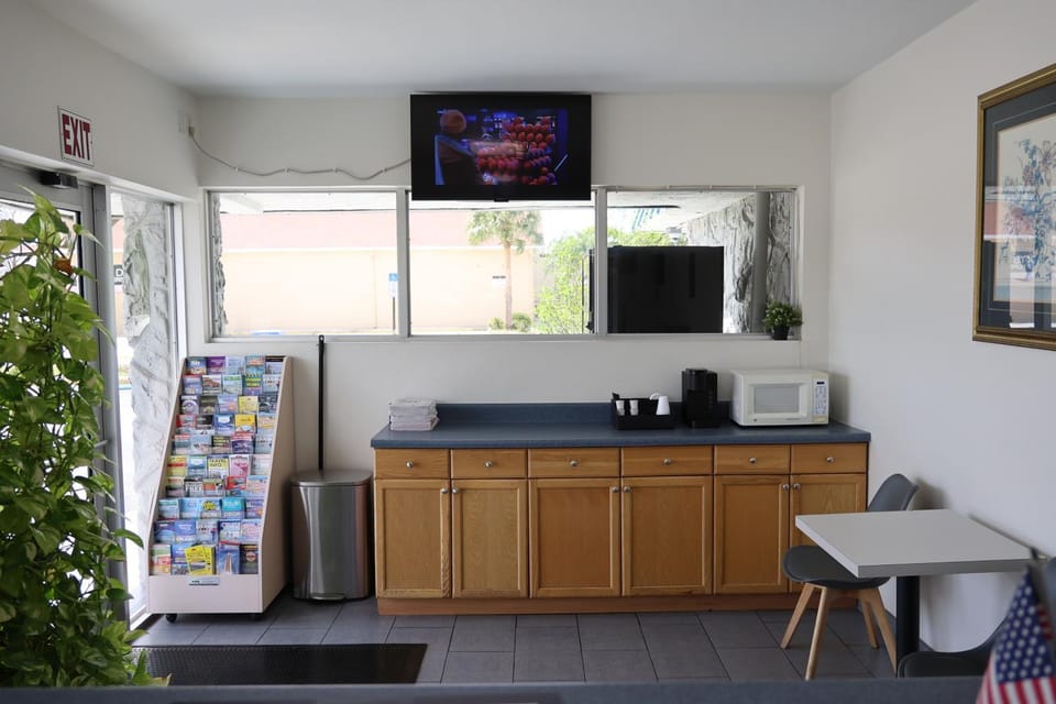 Crossroads Inn Motel in Fort Pierce