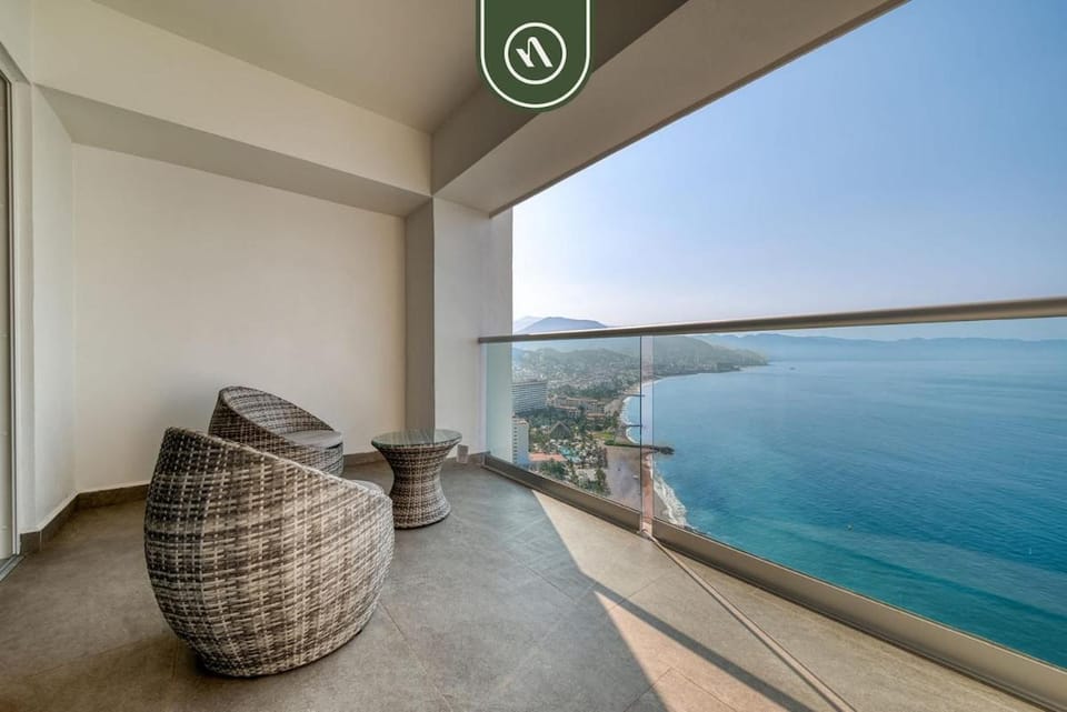 Oceanview 1 BR Condo with Pools and Beach Access Apartment in Puerto Vallarta
