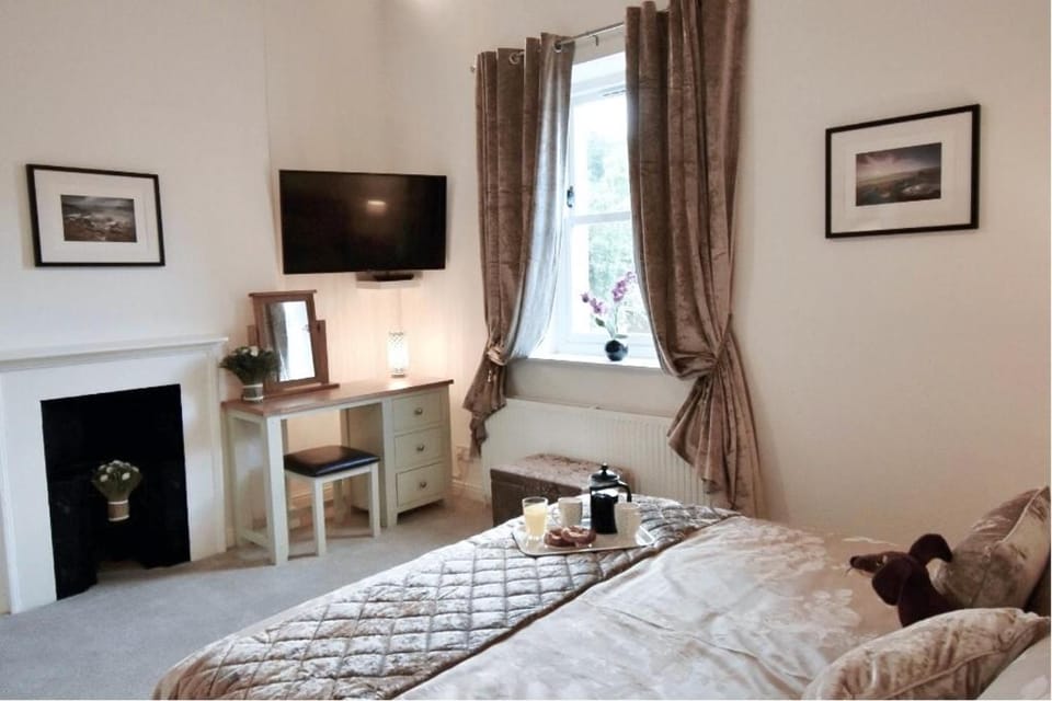 Charming Riverside Cottage in Bradwell, Central Peak District, 4 Guests House in High Peak District