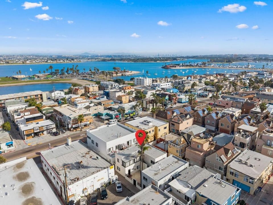 The Sands by Coastline Vacation Rentals Apartment in Mission Beach