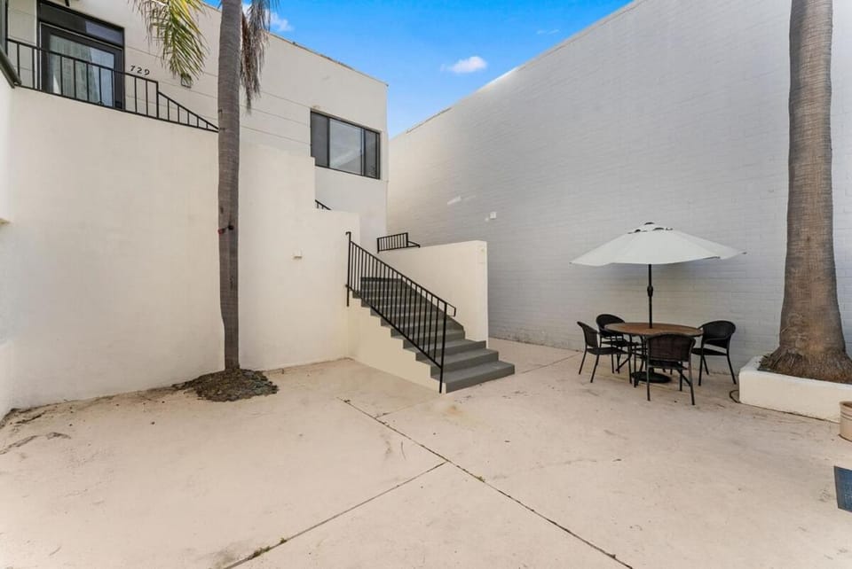 The Sands by Coastline Vacation Rentals Apartment in Mission Beach