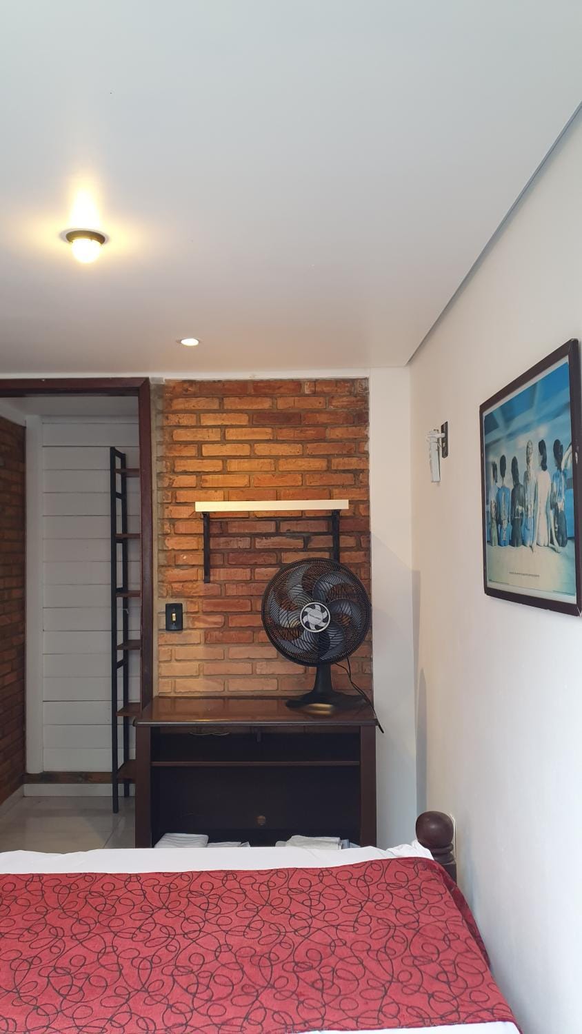 Quarto suíte próx praia Bed and Breakfast in Florianopolis