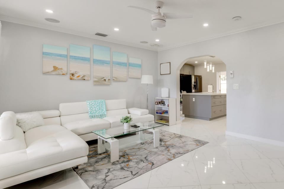 Grill & Games! Family Home 3 Mi to Pompano Beach House in Pompano Beach