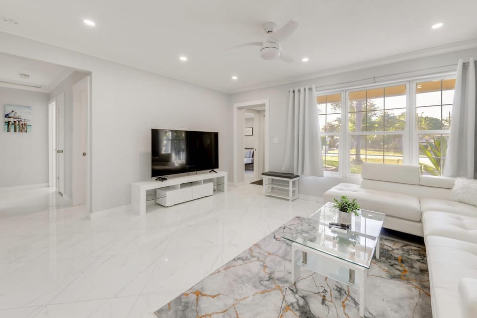 Grill & Games! Family Home 3 Mi to Pompano Beach House in Pompano Beach