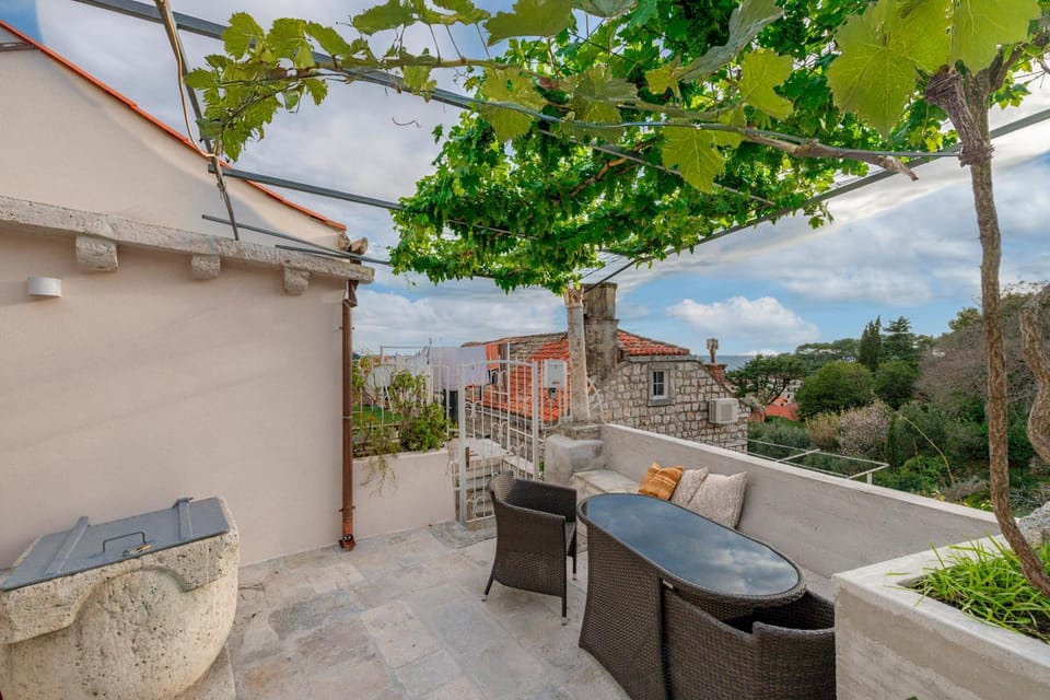 Balcony/Terrace, Seating area, Garden view
