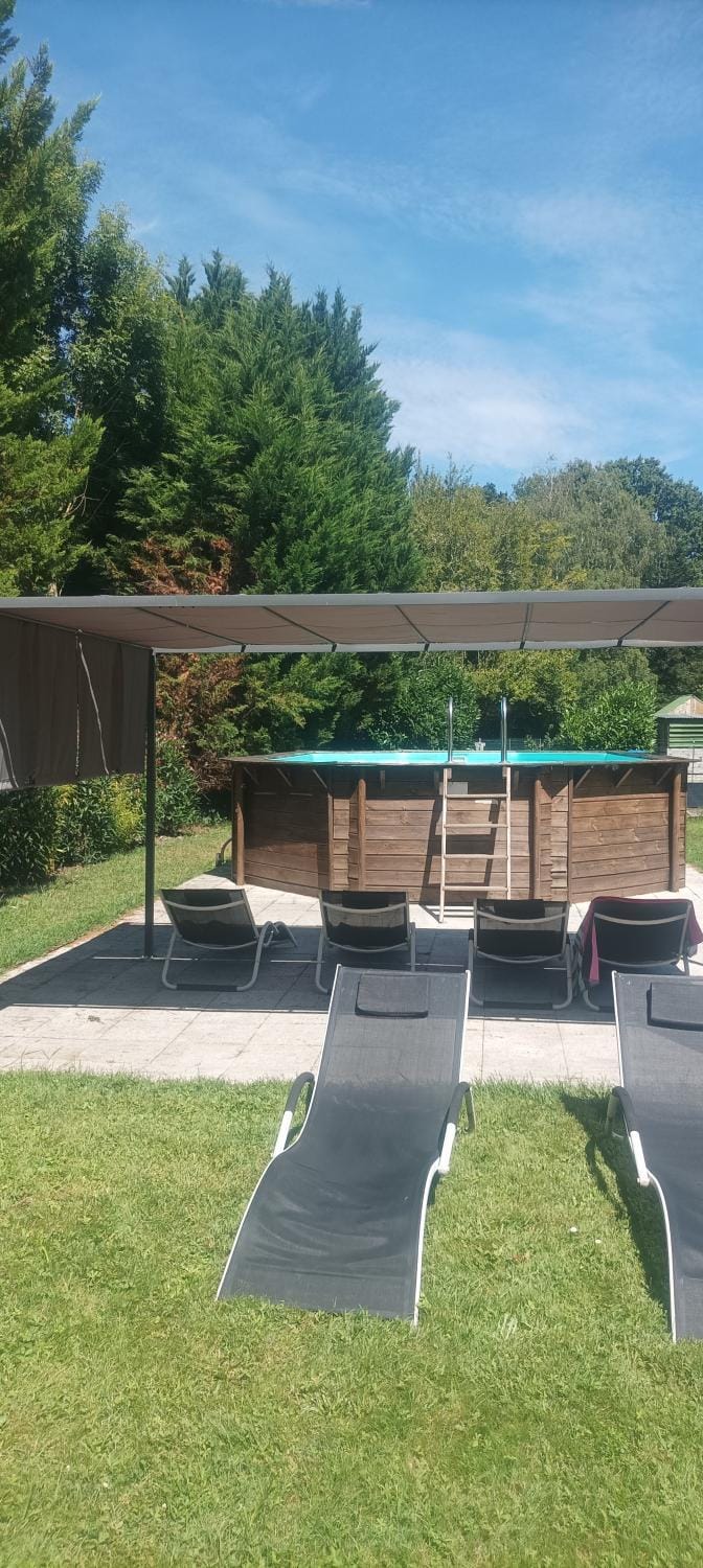 Lounge or bar, Pool view