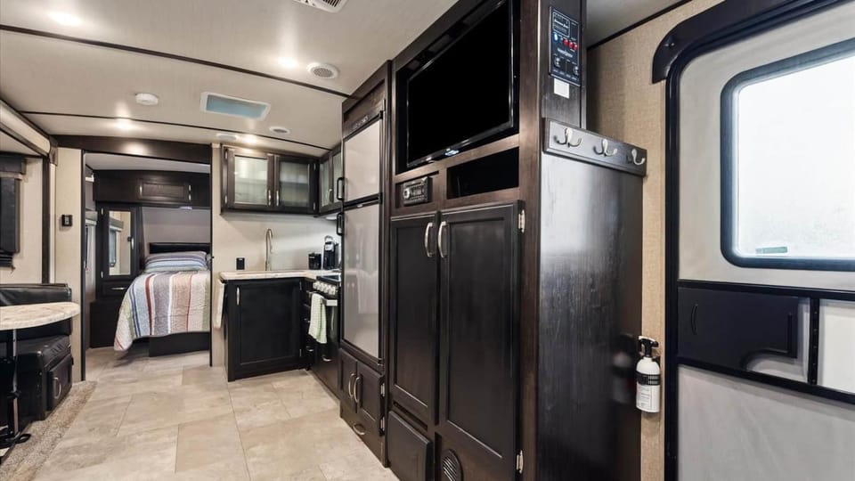 Bed, Photo of the whole room, Bedroom, oven, pet friendly