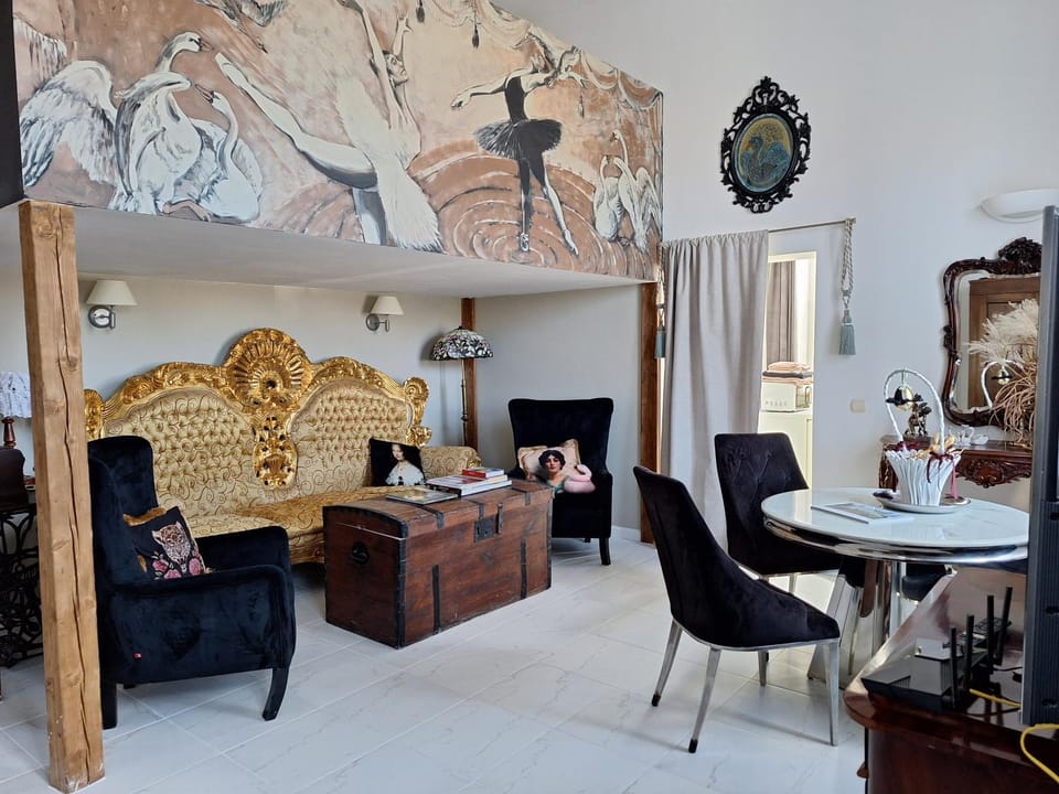 Communal lounge/ TV room, Seating area