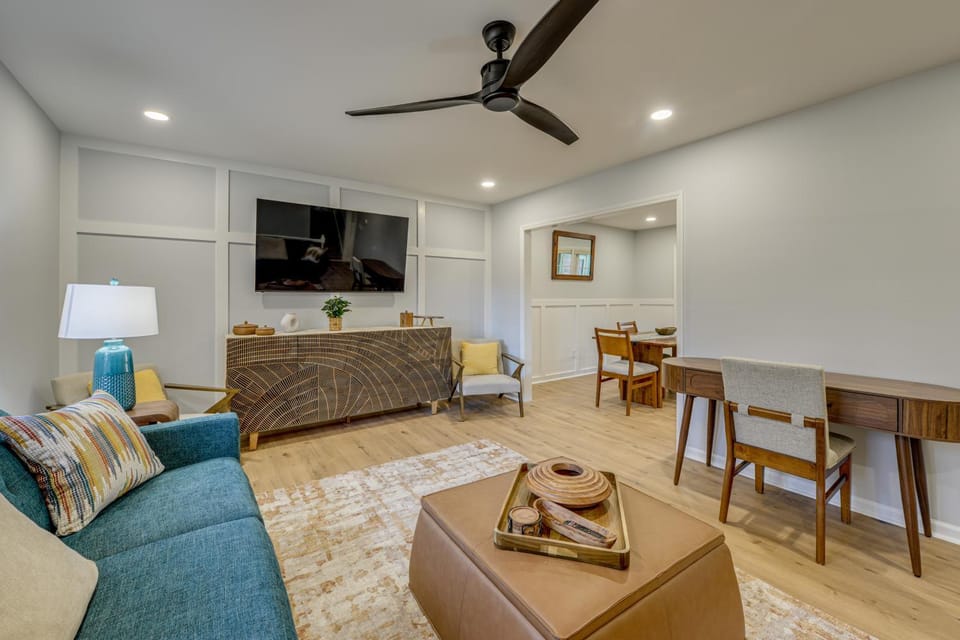 Home 1 Mi to Dtwn Cary! Easy Commute to Triangle House in Cary