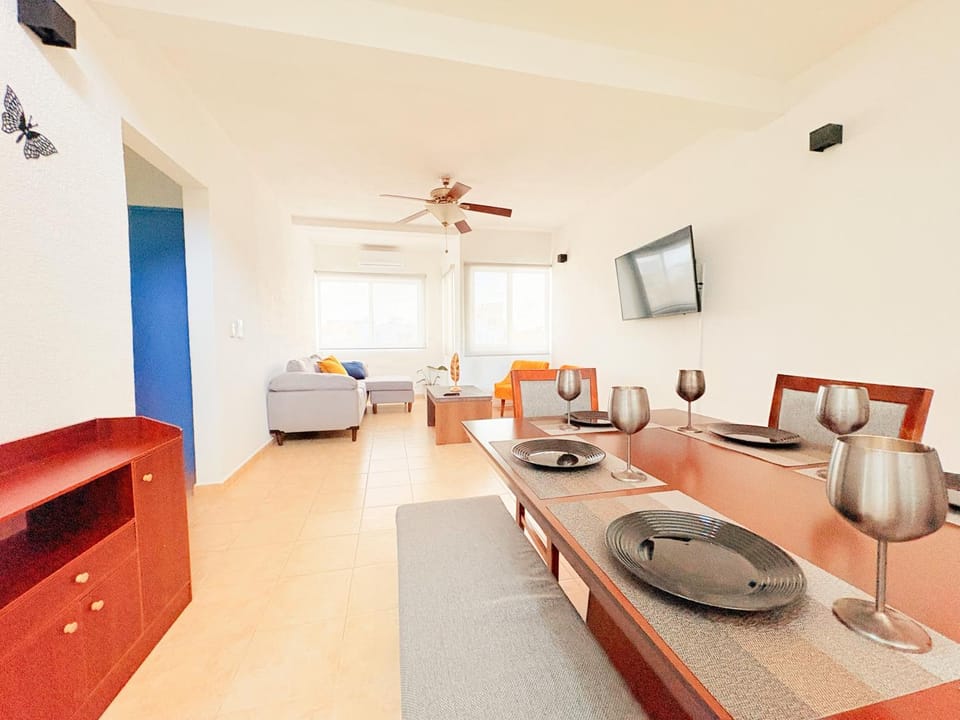 Living room, Dining area