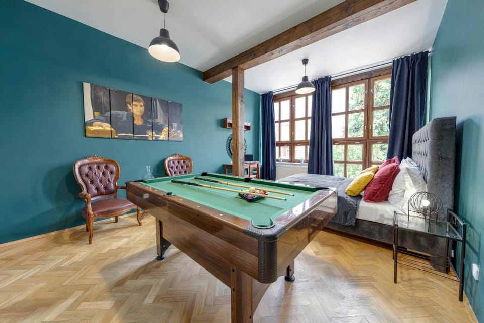 Billiard, Seating area