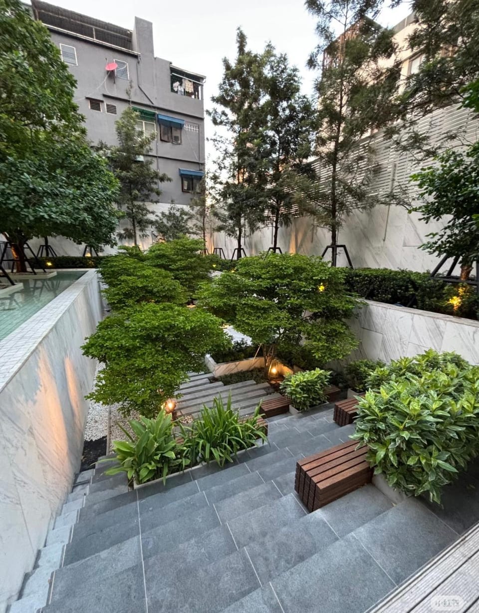 m51 市中心奢华公寓 临近捷运 云端泳池 高空全景健身房 高速网络 Apartment in Bangkok