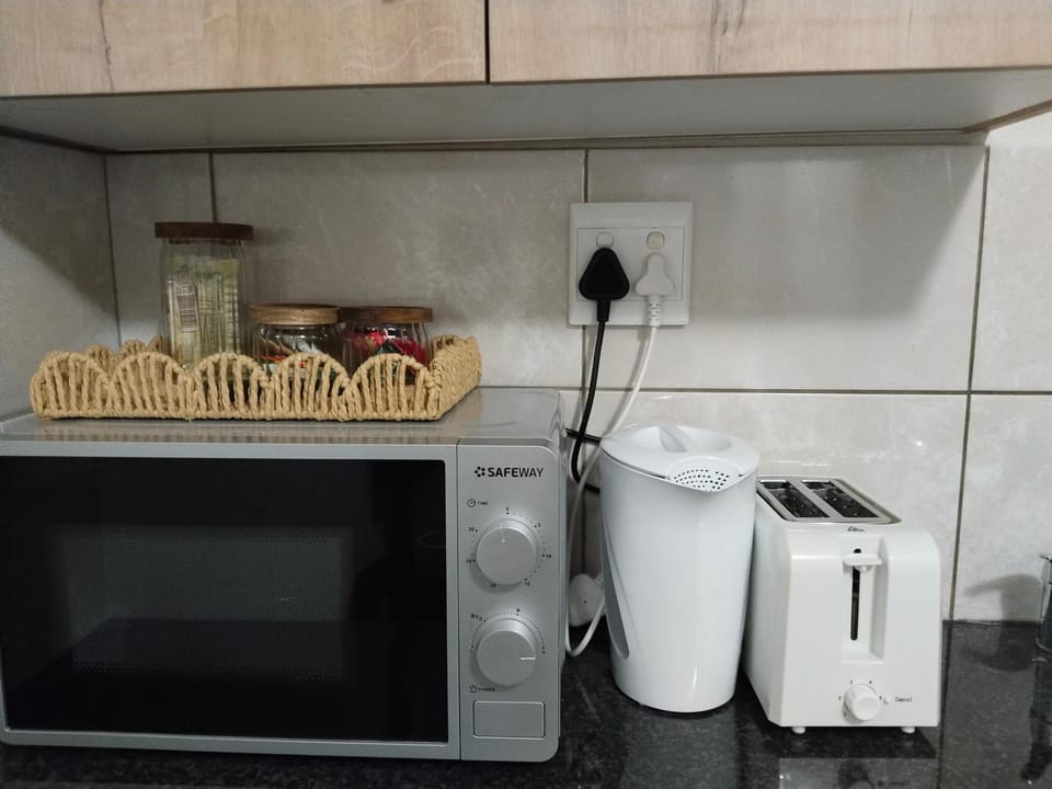 Coffee/tea facilities, Kitchen or kitchenette, toaster