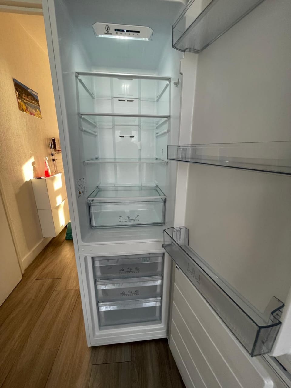 Studio Cabine climatisé avec parking Vue Panoramique Stade Marché Cabin in Le Lavandou