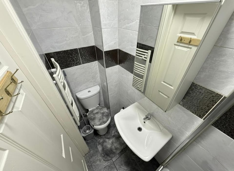 Toilet, Bathroom