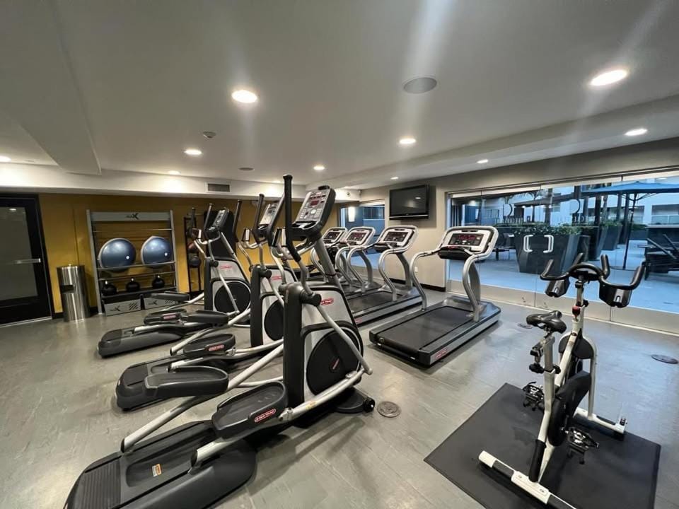 ENSUITE MASTER BEDROOM IN WEST HOLLYWOOD - super host Apartment in West Hollywood