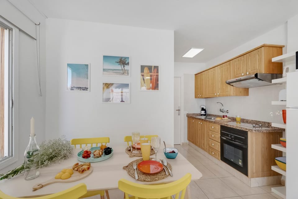 Property building, Kitchen or kitchenette, Living room