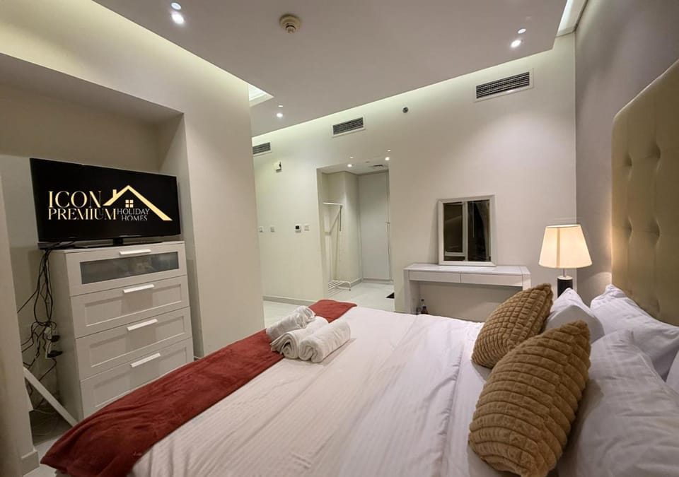 Bed, Photo of the whole room, Bedroom, wardrobe, air conditioner