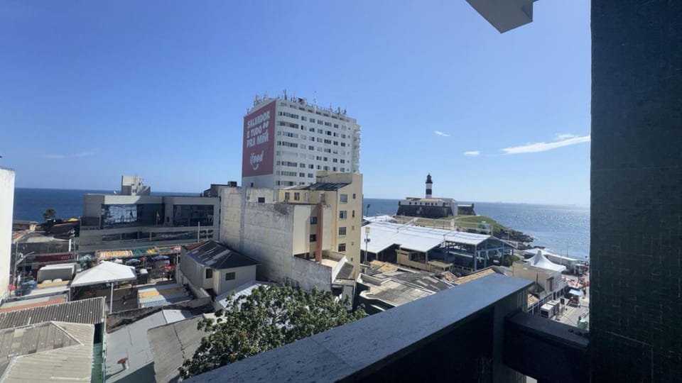 Quarto Privativo Farol da Barra Banheiro Exclusivo Frigobar TV Vacation rental in Salvador
