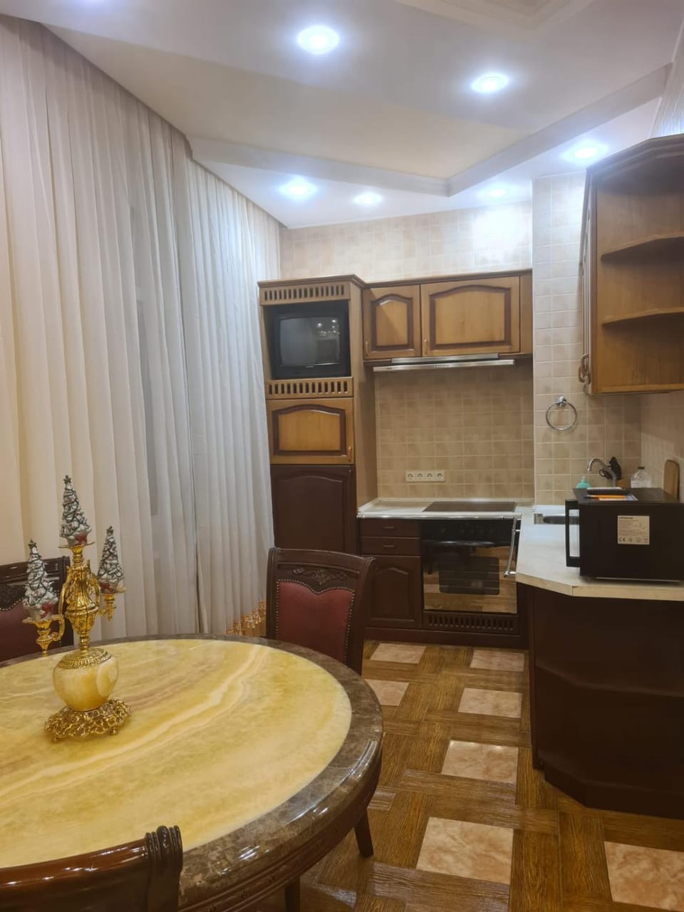 Дмитра Яворницького 83 2 кв теплая Премиум с парковка машины Apartment in Dnipro