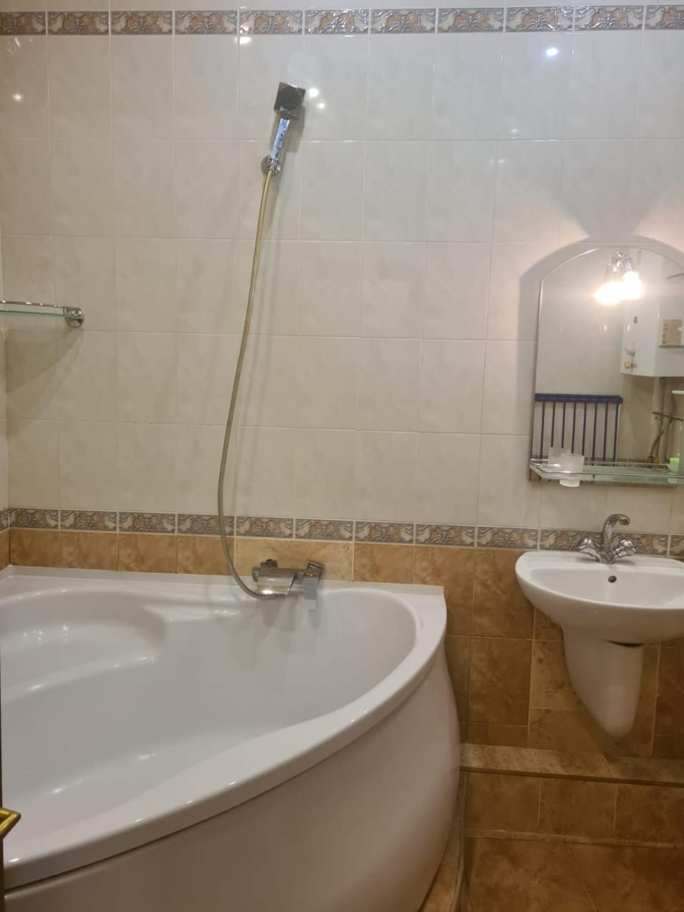 Дмитра Яворницького 83 2 кв теплая Премиум с парковка машины Apartment in Dnipro