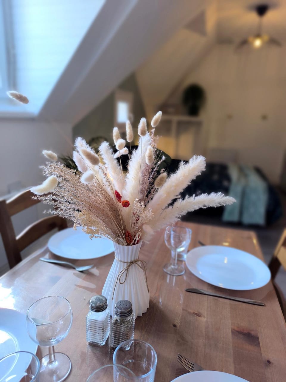 Dining area, Food