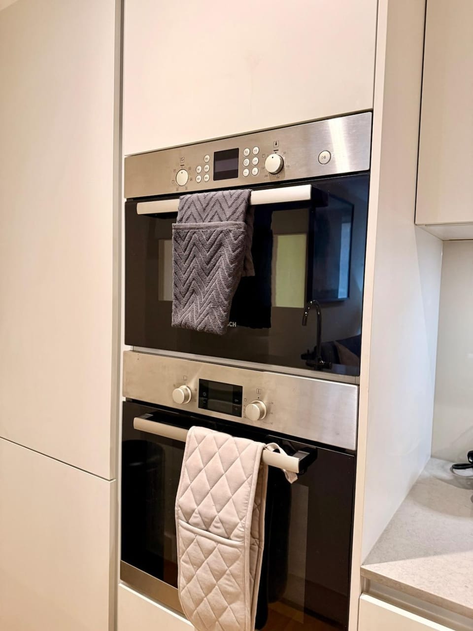 Wonderful Retreat in Lively Locale - Sleeps 3 Apartment in Brentford