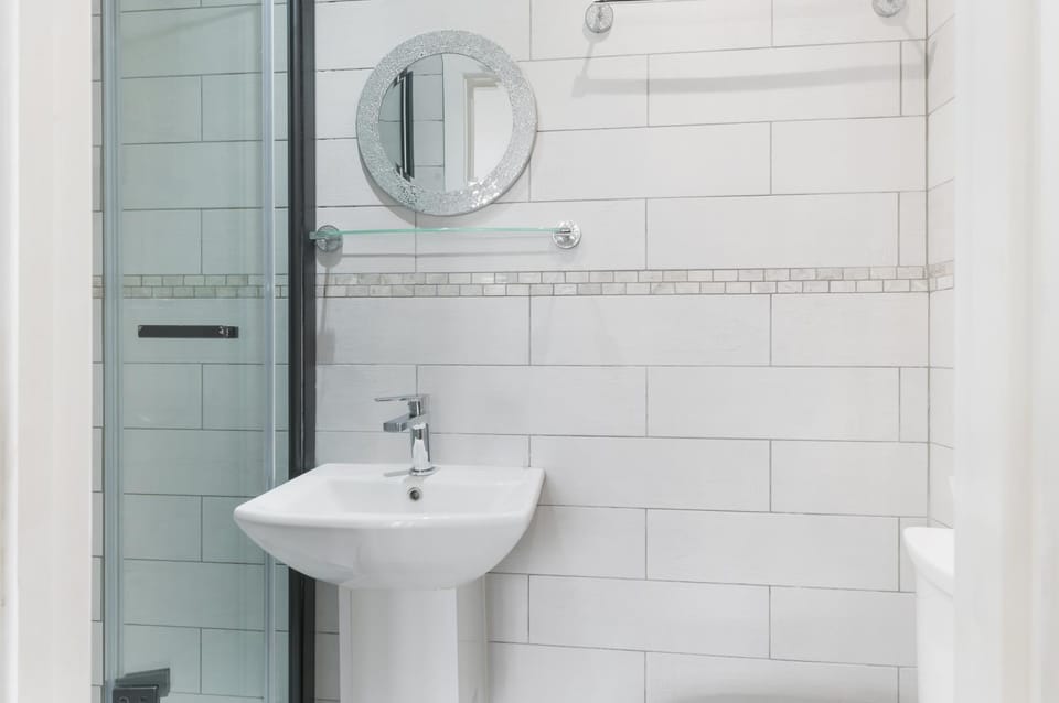 Katolondonhaus Bed and Breakfast in London