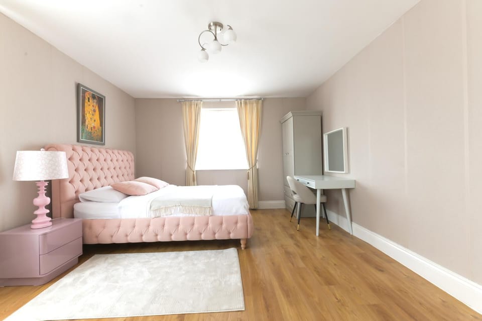 Katolondonhaus Bed and Breakfast in London