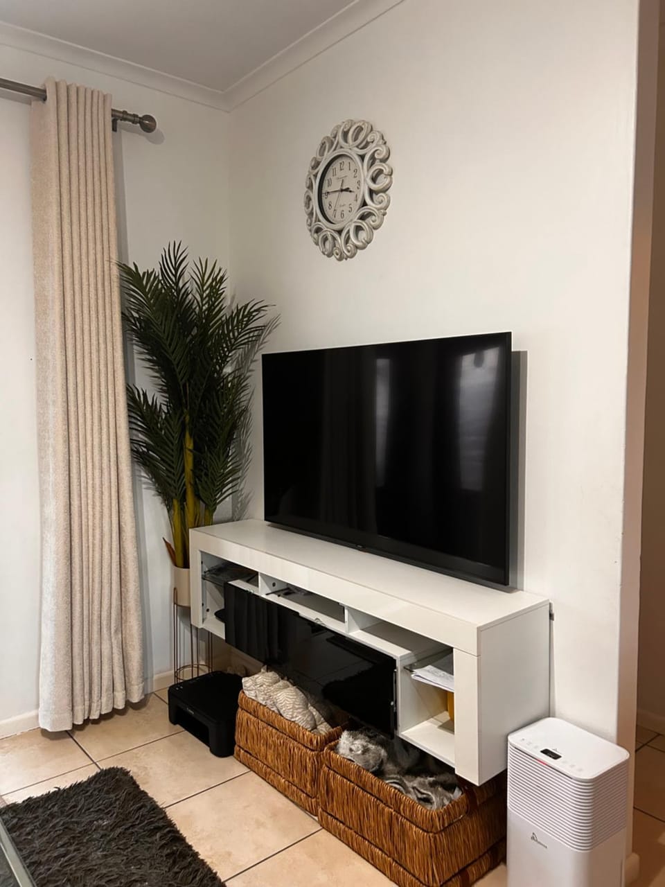 Communal lounge/ TV room
